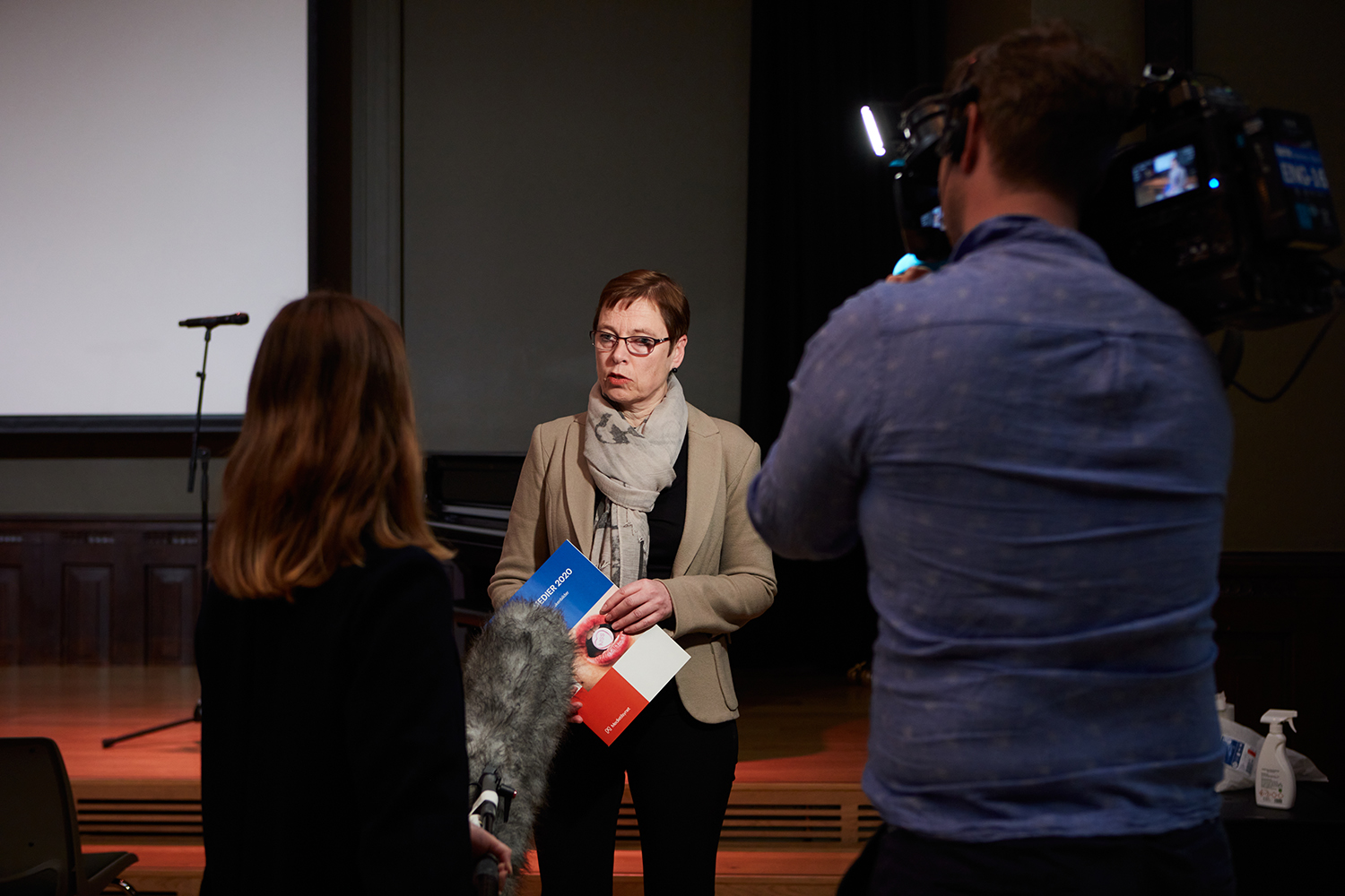 Mari Velsand, the director general at the NMA is being interviewed at an event. Photo Medietilsynet