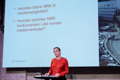 NRK er en av de mest brukte nyhetskildene i alle aldersgrupper. Det er et av funnene i rapporten direktør Mari Velsand i Medietilsynet nå har lagt frem. Foto Fredrik Hagen NTB/Medietilsynet