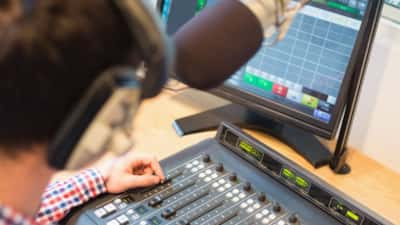 For dei aller fleste lokalradioaktørane som sender på FM, blir det ingen vesentlege endringar i vilkåra når konsesjonane no blir forlengde med fem nye år. Foto: Medietilsynet