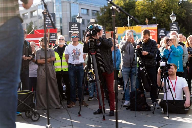 De fleste får med seg nyheter. Når sosiale medier regnes med, er det kun 14 prosent som ikke bruker noen nyhetskilder. Foto Ketil Blom / Medietilsynet