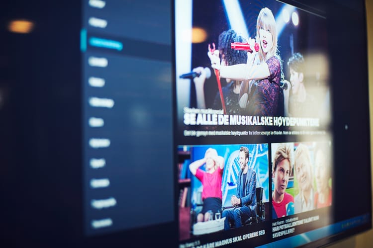 Tv med NRK-sending. Foto: Kine Jensen