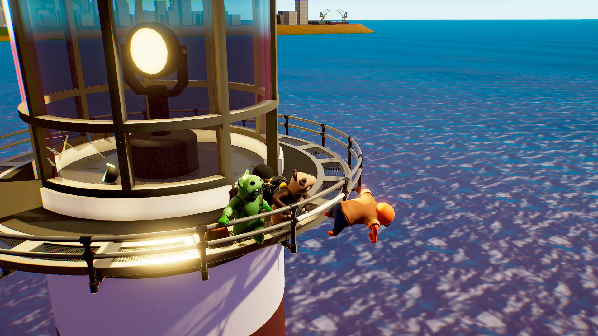 Skjermbilde fra spillet Gang Beasts. Fire fargerike spillkarakterer er i toppen av et fyrtårn, hvor en av karakterene henger fra rekkverket etter armene.